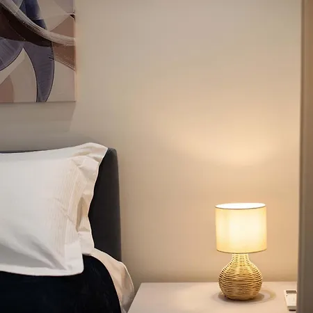 Apartment With Skanderbeg Square View Tirana