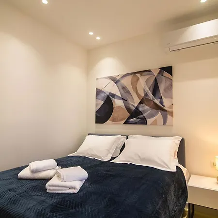 Apartment With Skanderbeg Square View