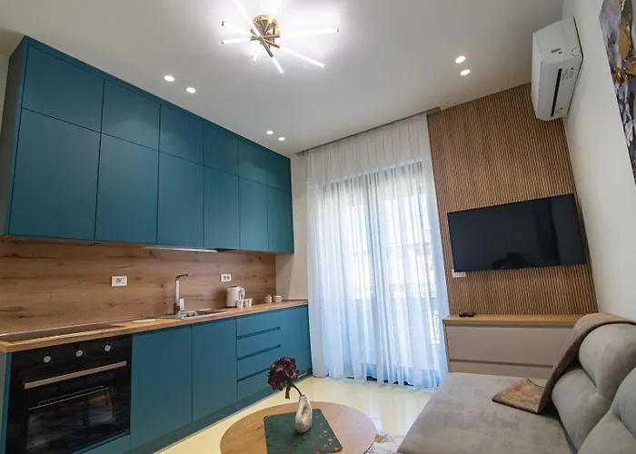 - Skanderbeg Square View Apartment *